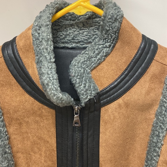 Nic and Zoe Heritage Faux Suede and Faux Leather Sherpa Vest - Picture 2 of 3